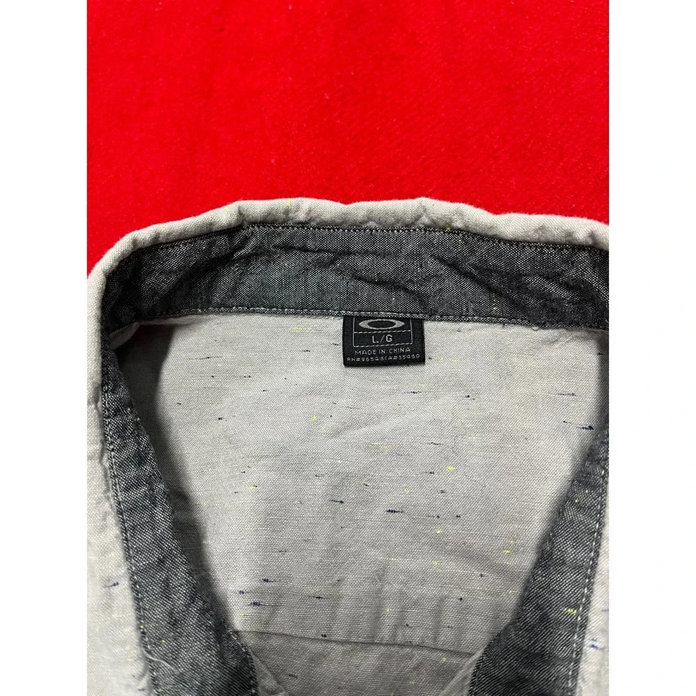 Oakley Mens Button Down Shirt Gray Speckled Casual Pocket long Sleeve Size L
